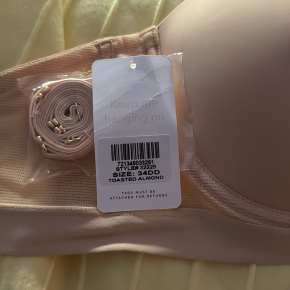 34DD nwt - Picture 3 of 3